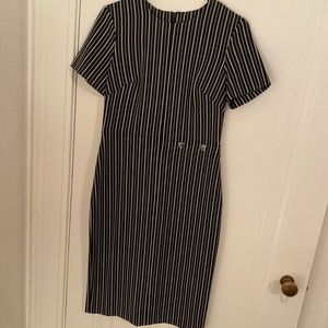 FLATTERING. Banana Republic work dress. black w/ grey stripes. US6. Never worn!